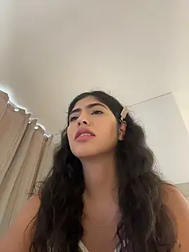 Snapshot of Gaby_zahir_ chatting on 10/27/25, 11:25 Gaby zahir online show from 10/27/25, 11:25