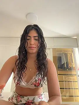 Snapshot of Gaby_zahir_ chatting on 10/29/25, 03:25 Gaby zahir online show from 10/29/25, 03:25