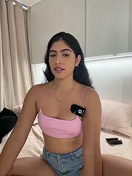 Snapshot of Gaby_zahir_ chatting on 11/02/25, 06:21 Gaby zahir online show from 11/02/25, 06:21