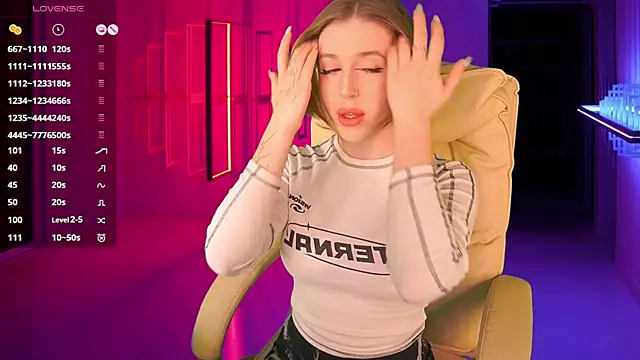 PenellopaRaw online show from 01/17/25, 02:18