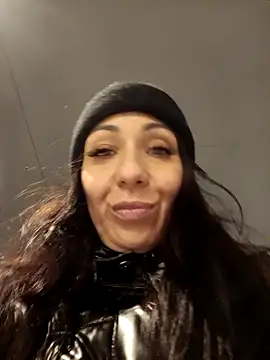 LeticiaWoods online show from 12/21/24, 07:16