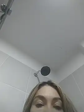 Snapshot of JennyRouse01 chatting on 05/15/26, 03:41 JennyRouse01 online show from 05/15/26, 03:41