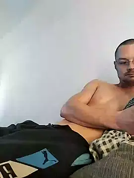 Snapshot of kgltintan chatting on 12/15/24, 08:30 kgltintan online show from 12/15/24, 08:30