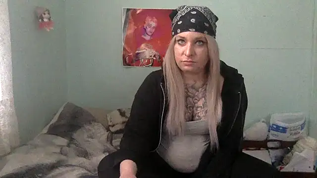 Snapshot of alexabunni chatting on 03/25/26, 02:01 alexabunni online show from 03/25/26, 02:01