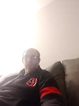 Snapshot of TaylorBlaze chatting on 12/26/24, 01:40 TaylorBlaze online show from 12/26/24, 01:40