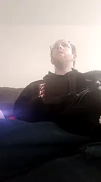 Snapshot of TaylorBlaze chatting on 12/28/24, 02:53 TaylorBlaze online show from 12/28/24, 02:53