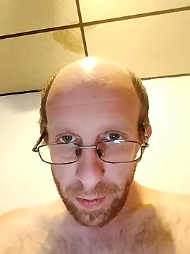 Snapshot of TaylorBlaze chatting on 10/24/25, 12:19 TaylorBlaze online show from 10/24/25, 12:19