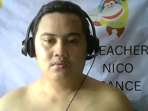 Yummy Tommy21 online show from 10/17/25, 11:07