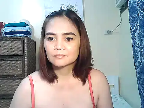 Snapshot of Kisses-13 chatting on 04/16/26, 01:23 Kisses-13 online show from 04/16/26, 01:23