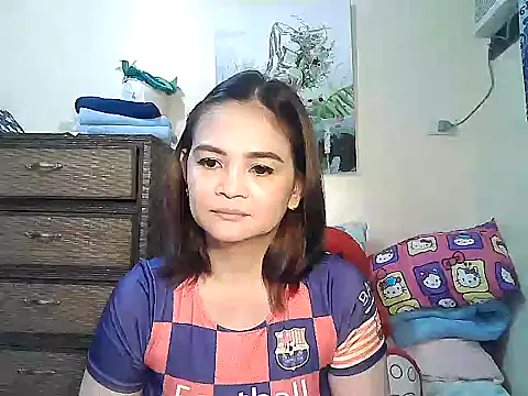 Snapshot of Kisses-13 chatting on 05/03/26, 12:22 Kisses-13 online show from 05/03/26, 12:22