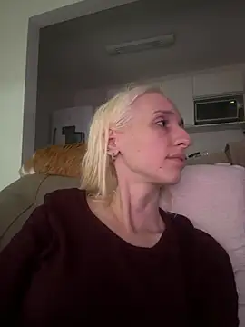 bunnydark00 online show from 03/13/25, 12:05