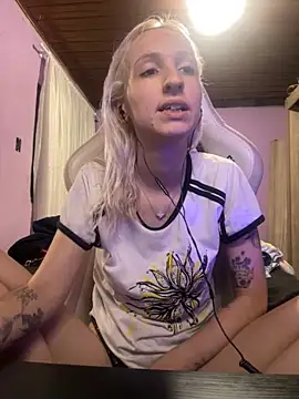 bunnydark00 online show from 10/25/25, 03:58