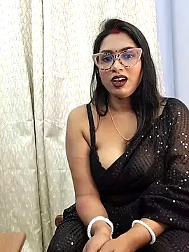 Queen Dolly online show from 10/07/25, 05:54