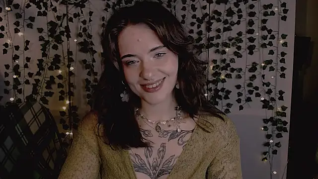 Snapshot of risha_laas chatting on 11/15/25, 08:16 risha laas online show from 11/15/25, 08:16