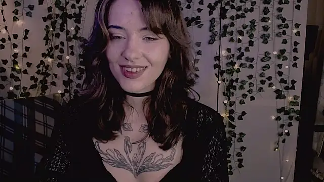 Snapshot of risha_laas chatting on 11/19/25, 08:09 risha laas online show from 11/19/25, 08:09