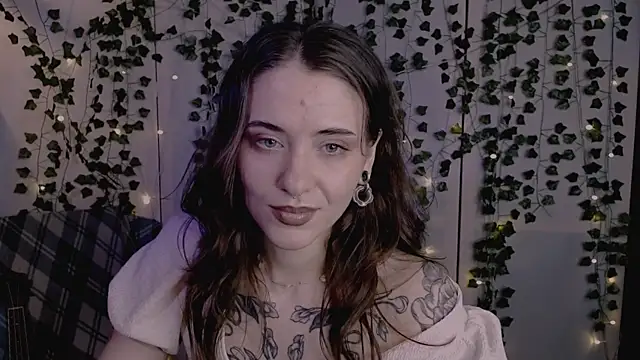Snapshot of risha_laas chatting on 03/06/26, 08:16 risha laas online show from 03/06/26, 08:16