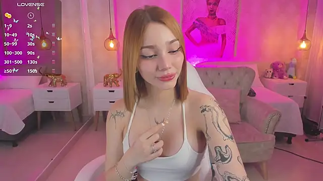 Snapshot of LITTLE-VIVI chatting on 02/24/25, 03:23 LITTLE-VIVI online show from 02/24/25, 03:23