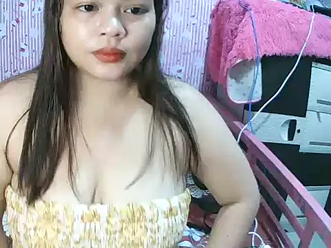 Snapshot of shaira4u chatting on 04/19/26, 03:39 shaira4u online show from 04/19/26, 03:39