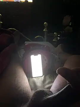 Snapshot of sukisnpaii chatting on 03/26/26, 12:11 sukisnpaii online show from 03/26/26, 12:11