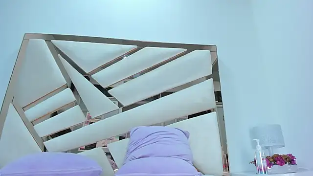 Naughty  Mom online show from 03/21/25, 08:08