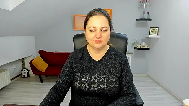 LollaGirl online show from 02/05/26, 04:17