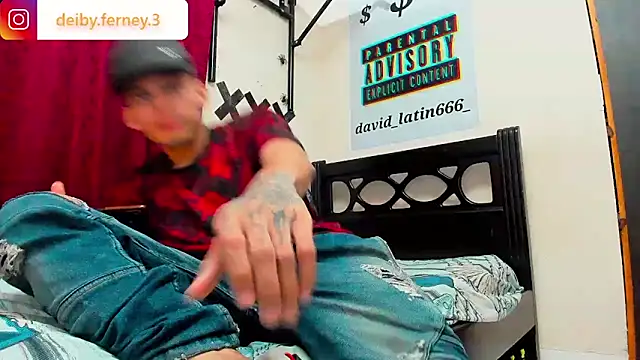 Snapshot of davidlatin66 chatting on 02/03/25, 11:26 davidlatin66 online show from 02/03/25, 11:26