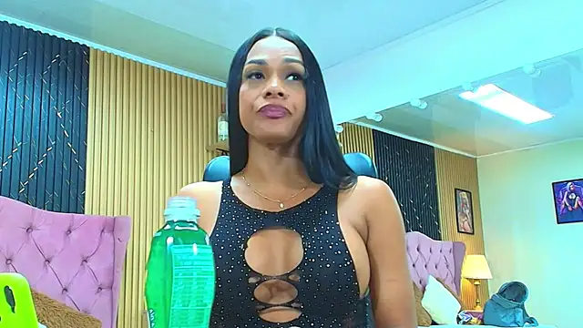 Snapshot of BARBIE_BROWNN chatting on 06/21/26, 02:52 BARBIE BROWNN online show from 06/21/26, 02:52