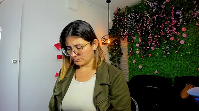 SarahDeyvis online show from 11/03/25, 03:57