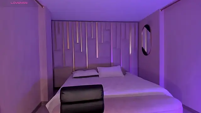 EveBensonX online show from 04/04/26, 07:11