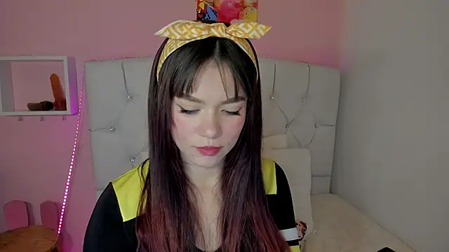 Snapshot of 18candys chatting on 01/30/25, 11:24 18candys online show from 01/30/25, 11:24