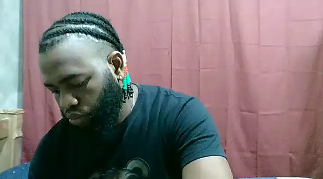 2ocmaxi online show from 02/15/25, 10:21