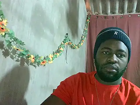 Snapshot of 2ocmaxi chatting on 12/19/25, 07:32 2ocmaxi online show from 12/19/25, 07:32