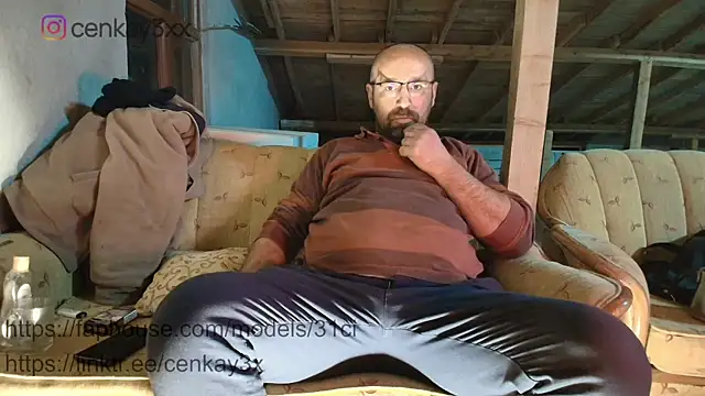 Snapshot of masculine_bear_daddy chatting on 01/12/26, 05:29 masculine bear daddy online show from 01/12/26, 05:29