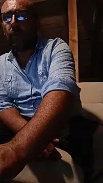 Snapshot of masculine_bear_daddy chatting on 06/26/26, 07:29 masculine bear daddy online show from 06/26/26, 07:29