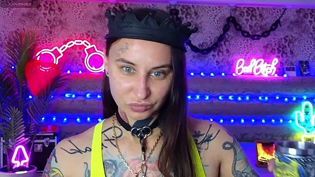 Snapshot of Cool_Freak_ chatting on 04/04/26, 10:24 Cool Freak online show from 04/04/26, 10:24