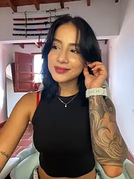 Snapshot of Ale_Lewis chatting on 11/25/25, 09:04 Ale Lewis online show from 11/25/25, 09:04