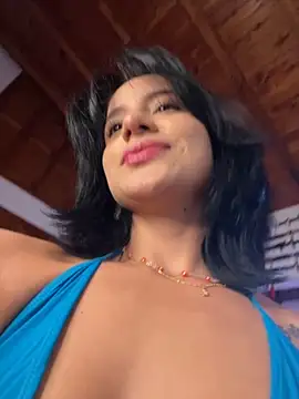 Snapshot of Ale_Lewis chatting on 12/04/25, 10:07 Ale Lewis online show from 12/04/25, 10:07