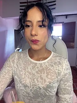 Snapshot of Ale_Lewis chatting on 03/19/26, 10:03 Ale Lewis online show from 03/19/26, 10:03