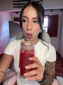 Snapshot of Ale_Lewis chatting on 04/08/26, 10:21 Ale Lewis online show from 04/08/26, 10:21