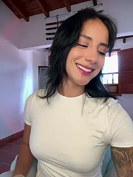 Snapshot of Ale_Lewis chatting on 04/26/26, 09:01 Ale Lewis online show from 04/26/26, 09:01