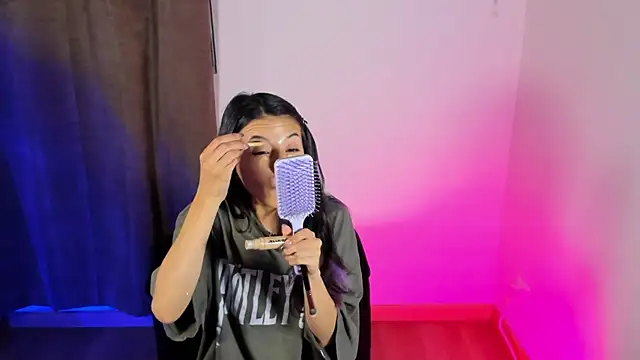 Snapshot of NanaRott chatting on 11/10/25, 02:43 NanaRott online show from 11/10/25, 02:43