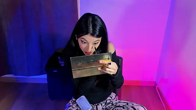 Snapshot of NanaRott chatting on 11/24/25, 01:27 NanaRott online show from 11/24/25, 01:27