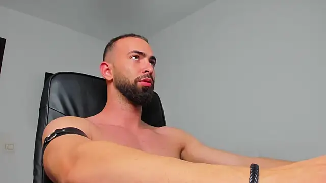 Snapshot of MichaelMasterss chatting on 12/13/24, 09:52 MichaelMasterss online show from 12/13/24, 09:52