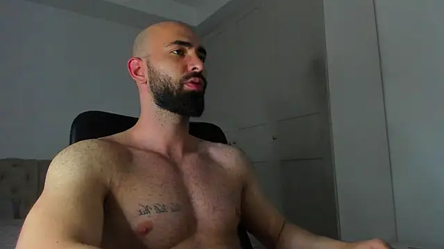 Snapshot of MichaelMasterss chatting on 04/30/26, 10:03 MichaelMasterss online show from 04/30/26, 10:03