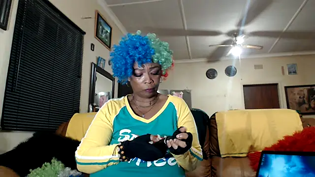 Snapshot of Gucci_Bx chatting on 06/26/26, 01:54 Gucci Bx online show from 06/26/26, 01:54