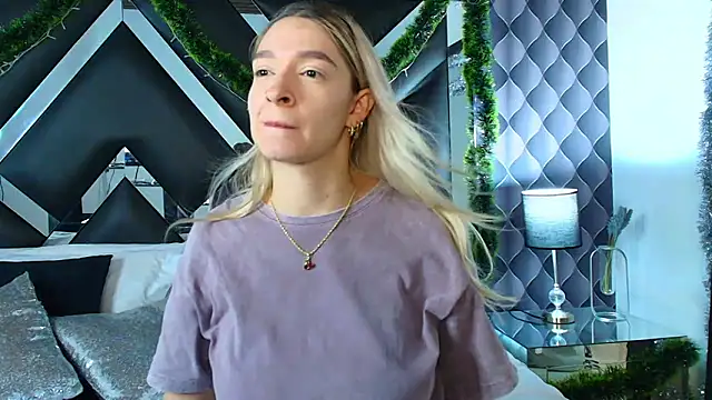 victoriaa lee  online show from 12/09/24, 07:29