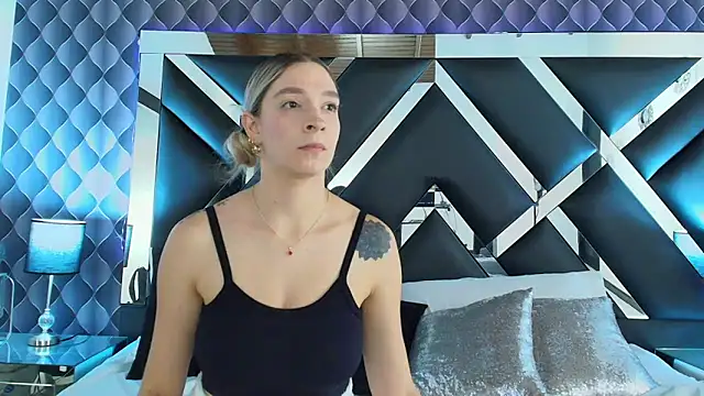 victoriaa lee  online show from 01/21/25, 11:13