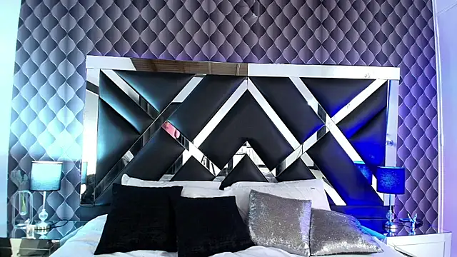 victoriaa lee  online show from 02/25/25, 09:46