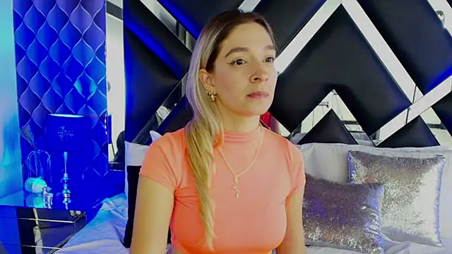 victoriaa lee  online show from 03/19/25, 07:49