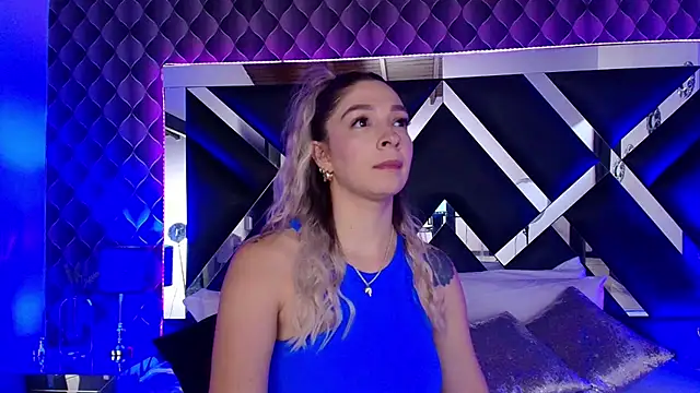 victoriaa lee  online show from 09/12/25, 08:09